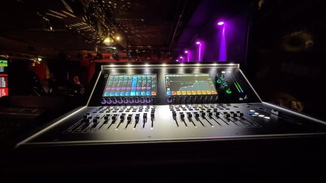 #back2earth live mixing mit meinem neuen @digico.official  S21 👌